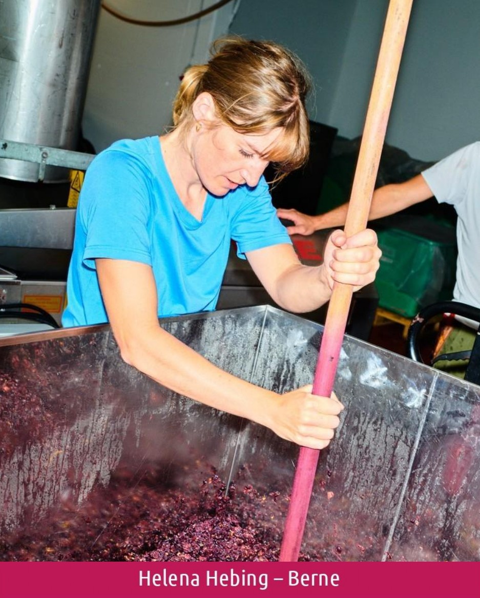 images/vigne-rolle/vigneronnes/Hebing%20Helena_page-0001.jpg#joomlaImage://local-images/vigne-rolle/vigneronnes/Hebing Helena_page-0001.jpg?width=937&height=1168