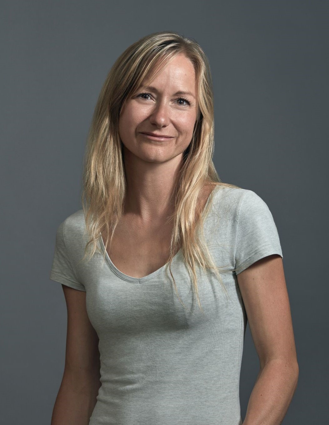images/vigne-rolle/vigneronnes/Maud_Vogel_couleur2.jpg